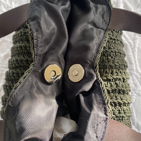 Anne Klein handbag with attached change purse - Picture 5 of 8